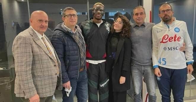 Napoli, Osimhen con la maschera protettiva: tutti i dettagli