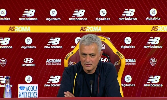 Mourinho: "Non potrei allenare la Lazio"
