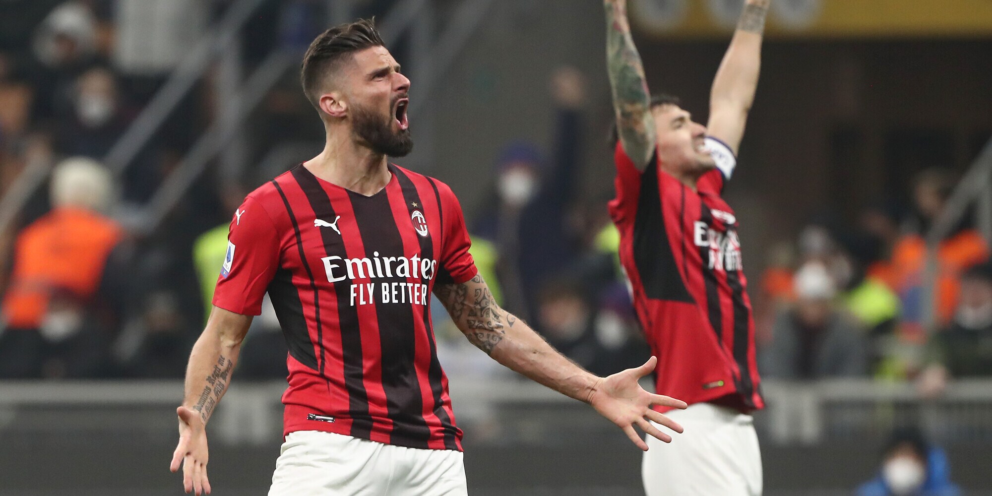Giroud show, doppietta in 3': il Milan ribalta l'Inter e riapre il campionato