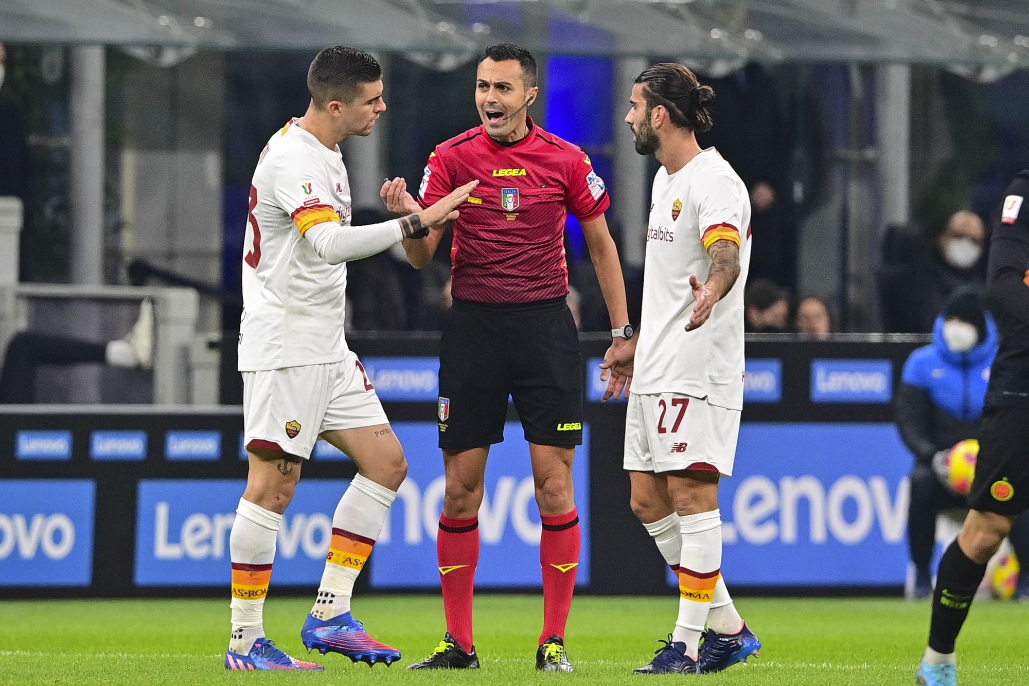 Di Bello grazia Brozovic due volte. Giallo a Mourinho da scolaretto
