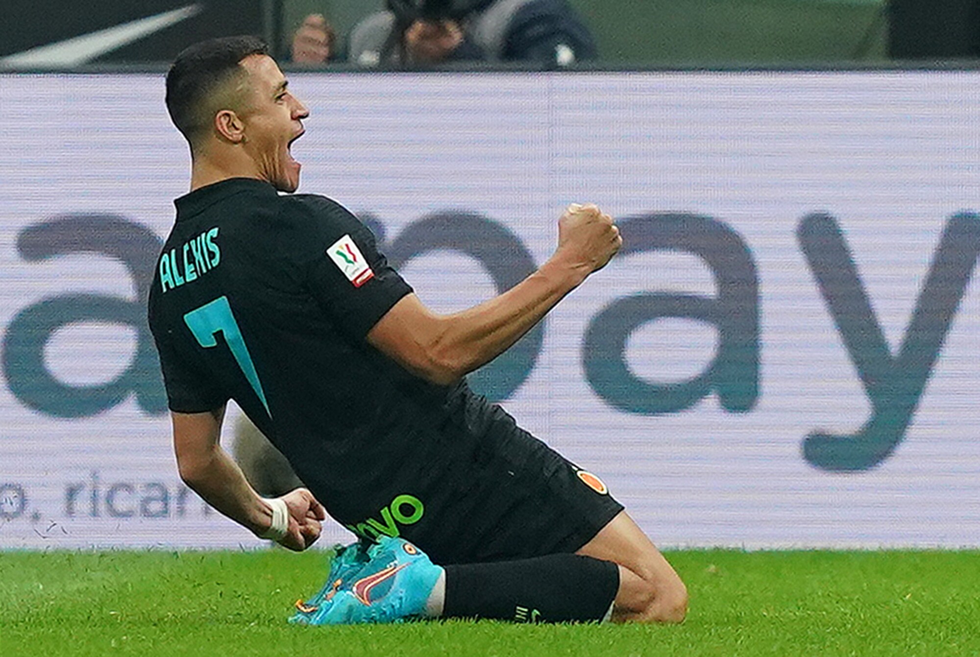 Sanchez carico per il Napoli: “Inter, più gioco e meglio è“