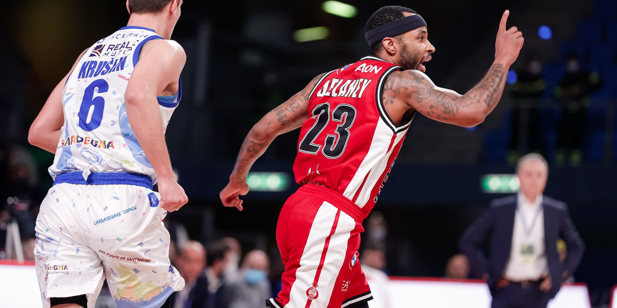 Coppa Italia, vince Milano: show di Delaney. Passa anche Brescia