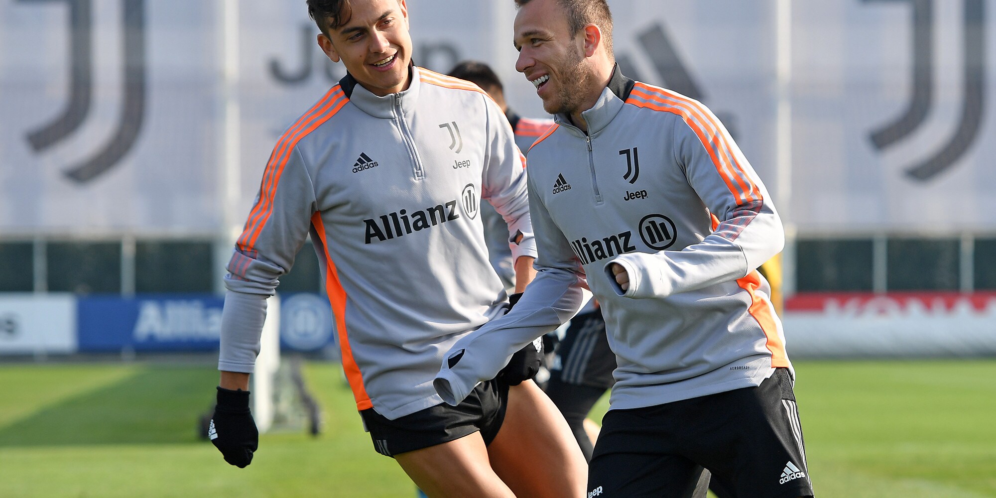 Juve: Dybala si è allenato parzialmente con i compagni