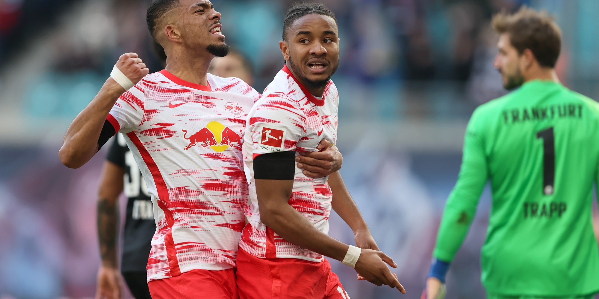 Bundesliga Lipsia Frenato Dal Francoforte Pari Dortmund Bayern A 6