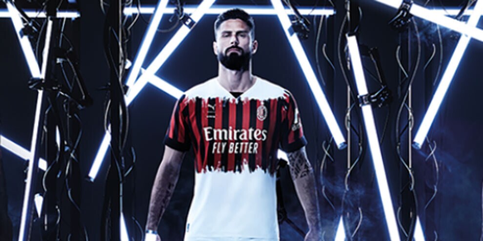 Milan, contro il Bologna debutta la quarta maglia della stagione