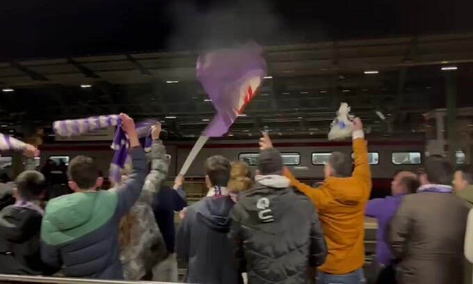 Entusiasmo Fiorentina: tanti tifosi in stazione al rientro della squadra