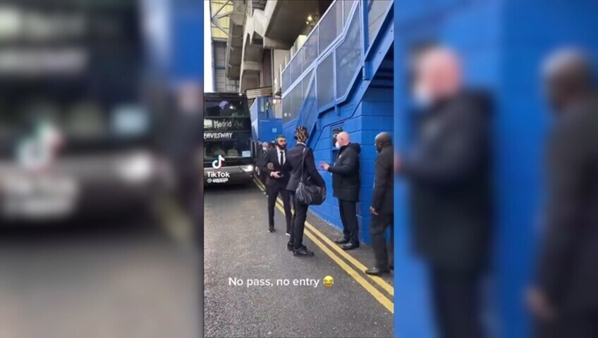 Benzema arriva allo stadio senza pass e lo steward reagisce cosi...