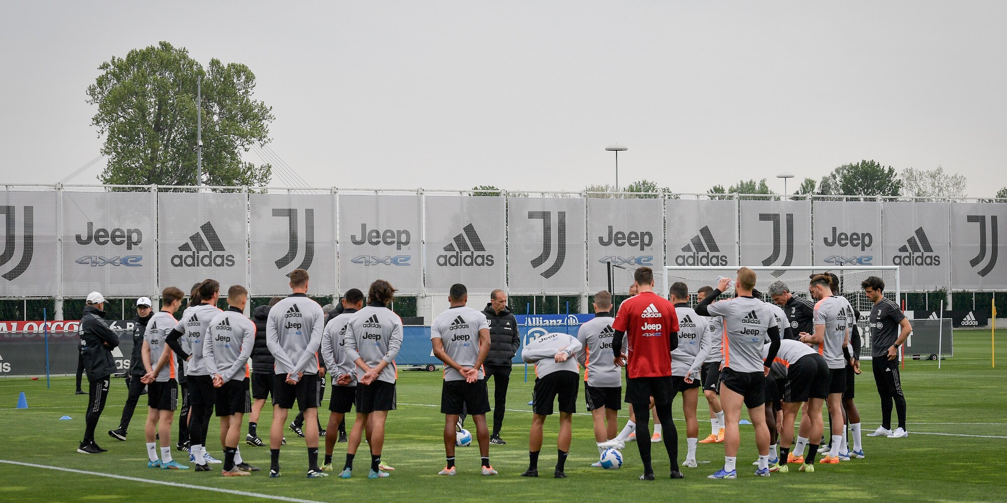 Juve-Inter, Pellegrini in gruppo. Allegri spera in Locatelli