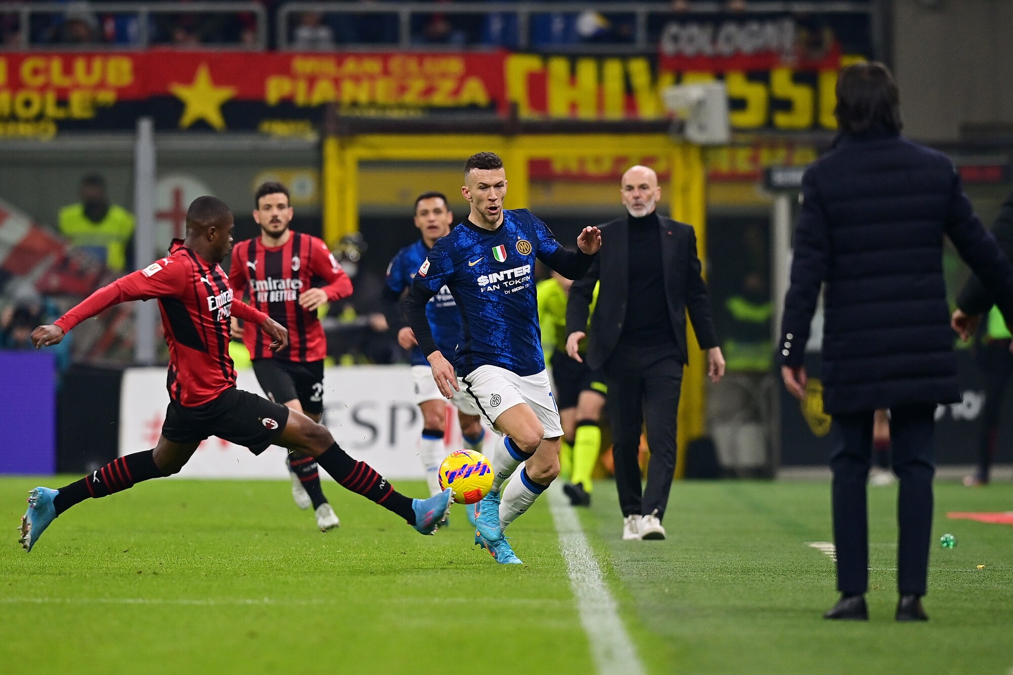 Milan e Inter: lo scudetto si gioca anche sui cartellini gialli