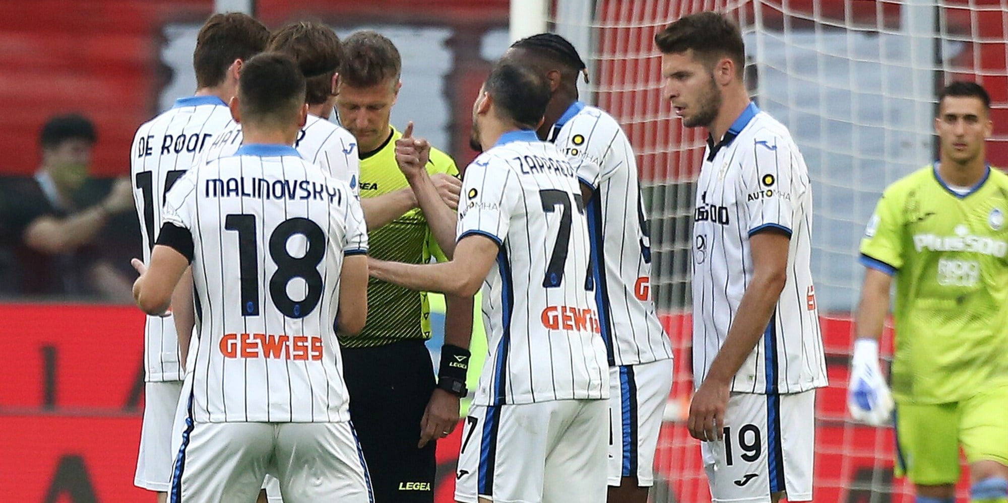 Moviola Milan-Atalanta: Orsato, la peggior partita di sempre
