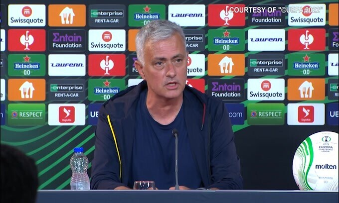 Mourinho scaramantico? La sua risposta...