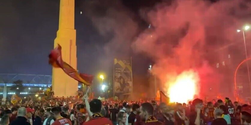 Parte la festa all'esterno dello stadio Olimpico