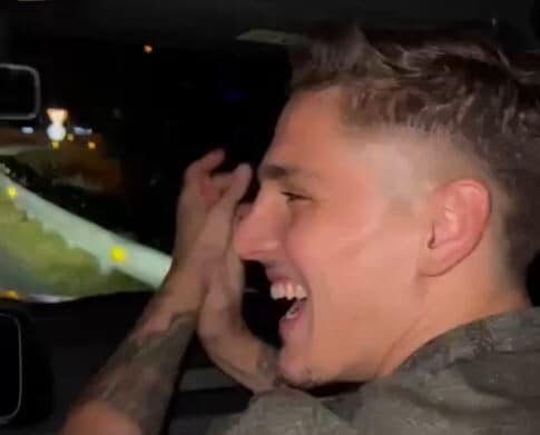 Zaniolo solto no carro: canta alto para Roma