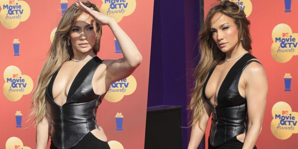 Jennifer Lopez, scollatura mozzafiato sul red carpet degli Mtv Movie e Tv Awards