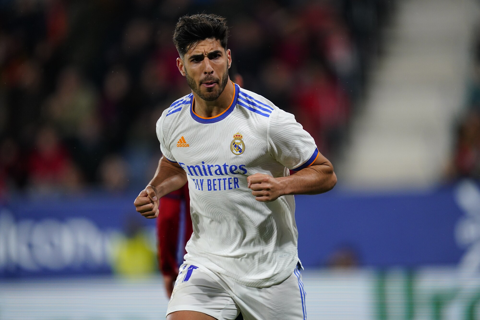 MARCO ASENSIO<br />Lo spagnolo sta riscontrando difficoltà a rinnovare il contratto in scadenza la prossima stagione, dunque l’ipotesi prestito al momento non è contemplata. L’unica soluzione per il Milan sarebbe quella dell’acquisto, ma i campioni di Spagna chiedono 25- 30 milioni di euro. Il suo recente passaggio nella scuderia Jorge Mendes non ha semplificato le cose perché Asensio vorrebbe strappare un ingaggio alto, da 6 milioni, al suo prossimo contratto. Cifre che al momento i rossoneri non possono raggiungere. Si sta cercando di lavorare ai fianchi per tentare di abbassare le pretese ma c’è anche la concorrenza in Premier League che complica la situazione