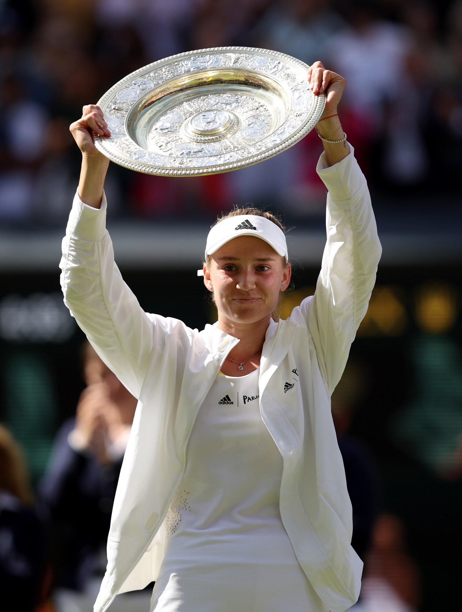 Wimbledon incorona Rybakina le foto della premiazione