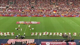 Roma-Shakhtar, l’Olimpico in delirio per l’ingresso in campo di Zaniolo