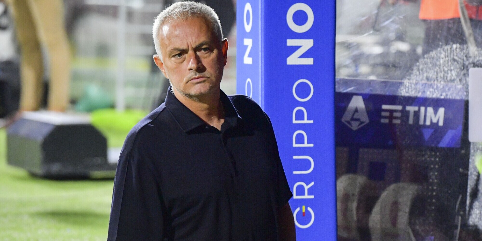 La Roma vince a Salerno, Mourinho replica: 60 pizze per giocatori e staff