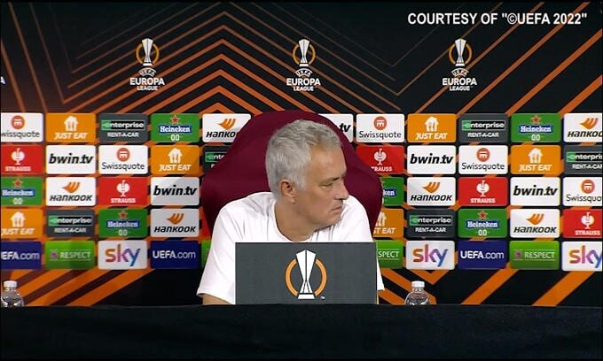 Mourinho sul video virale: "Ero in un bel van"