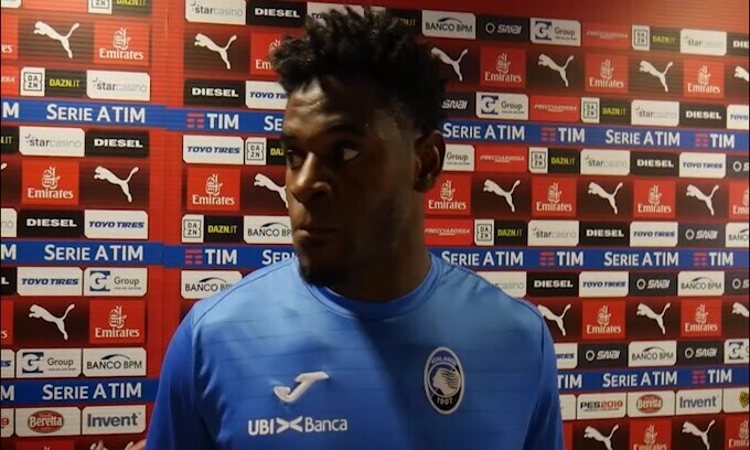 Zapata ma che fai? L'attaccante fermato... in banca!