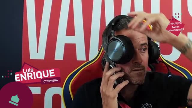 Luis Enrique show su Twitch: Van Gaal come mentore e il futuro da pompiere...