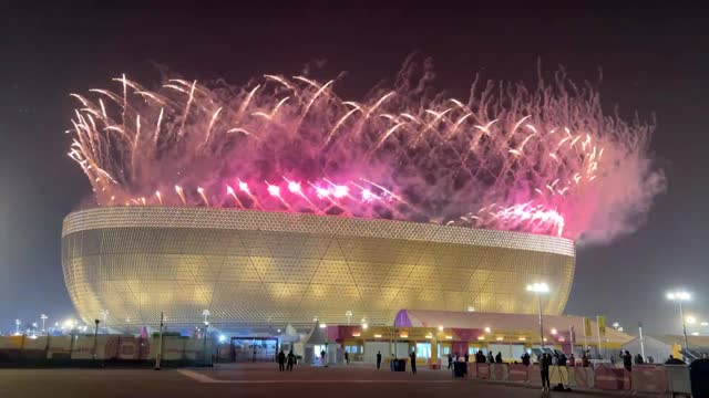 Qatar 2022, lo spettacolo dei fuochi d'artificio dopo la finale