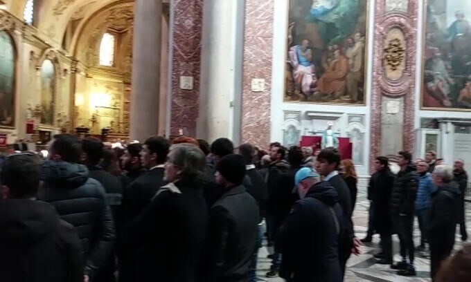 Totti e De Rossi in chiesa per i funerali di Mihajlovic