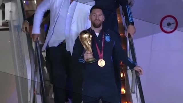 Schweinsteiger's embarrassing moment live with the TV host: "You have a wife..." 3 Messi and the Selección land in Buenos Aures