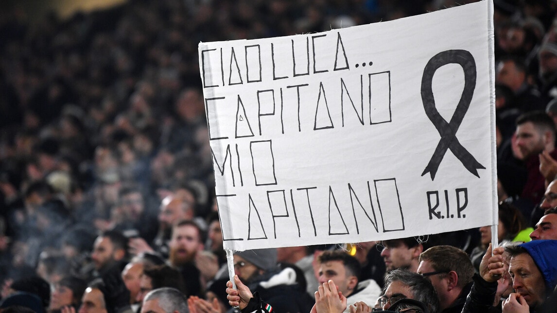La Juve omaggia Vialli davanti a Nedved e Agnelli