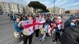 Il Maradona invaso dai georgiani: “Forza Napoli e Kvaradona!”