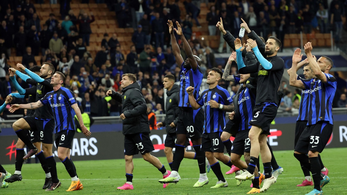 Inter, è delirio Champions: San Siro è uno spettacolo. E che festa alla fine! 