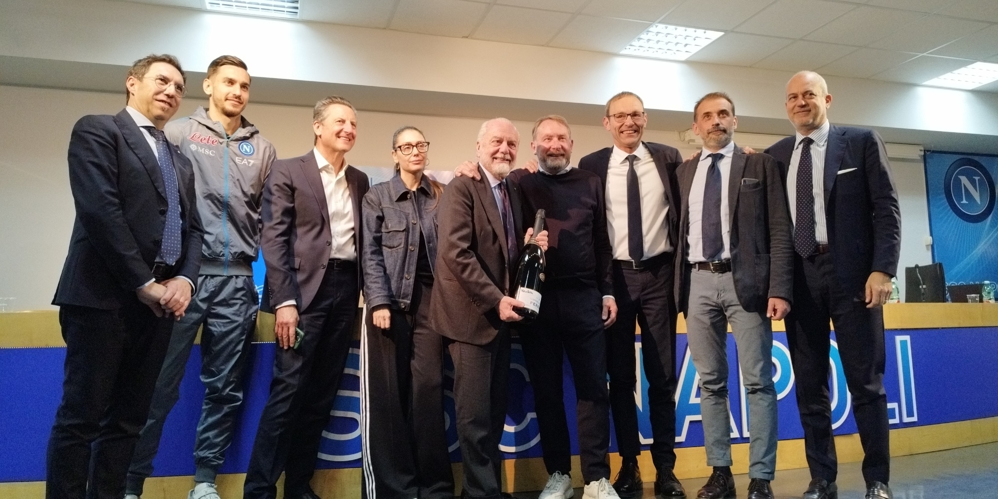 Calcio Napoli lancia ritiro, ancora in Trentino a Dimaro Calcio Napoli lancia ritiro, ancora in Trentino a Dimaro