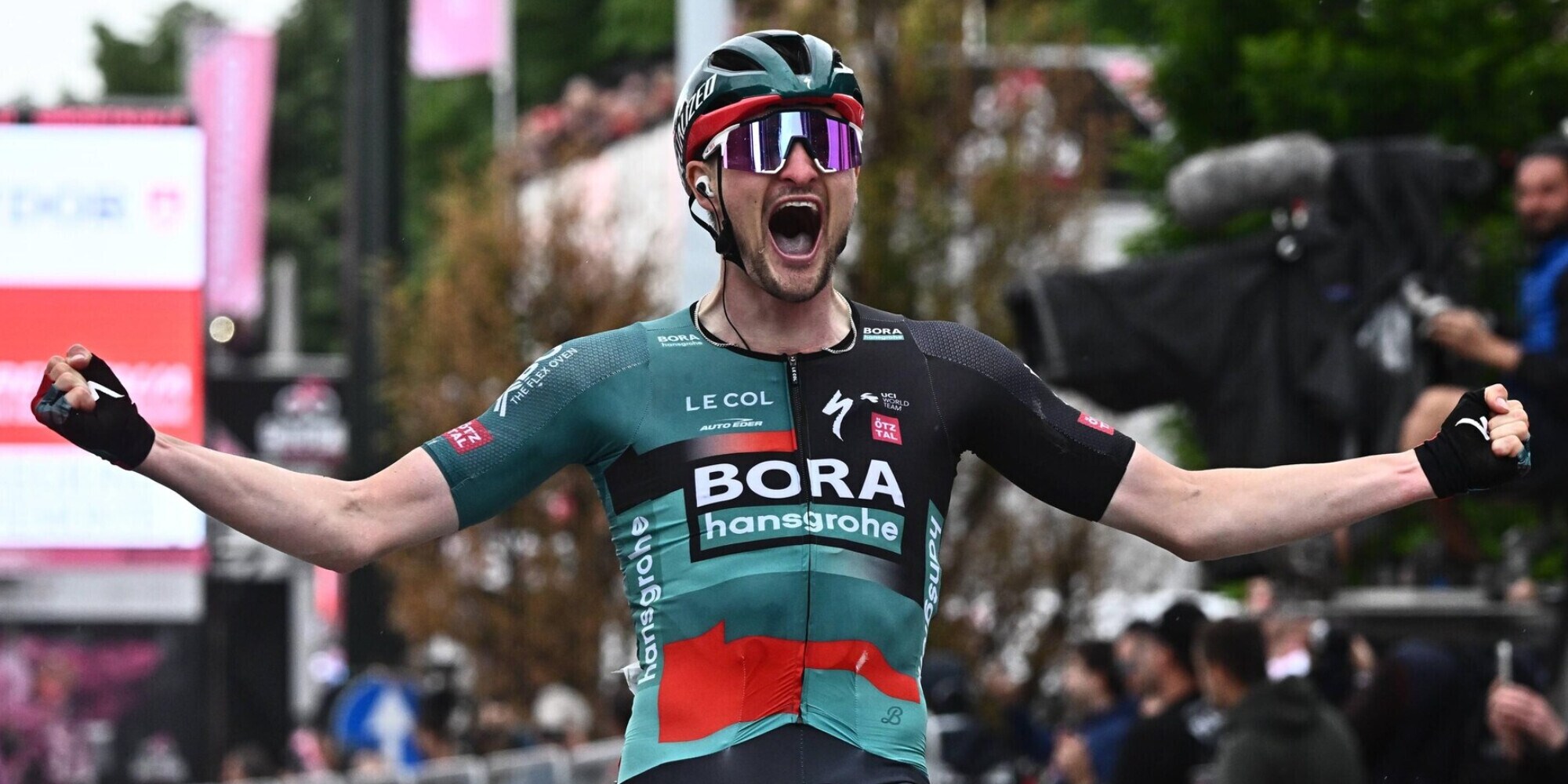 Giro d'Italia: Denz vince in volata a Rivoli, Thomas resta in rosa