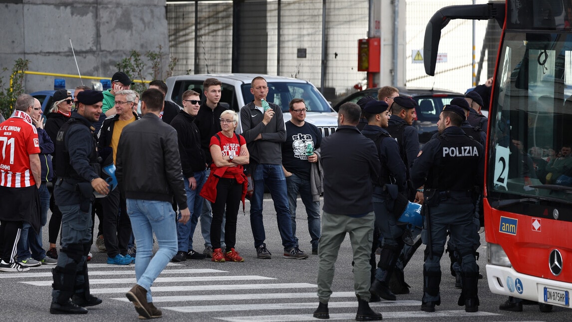 Tifosi dell'Union Berlino a Napoli: controlli prima della Champions