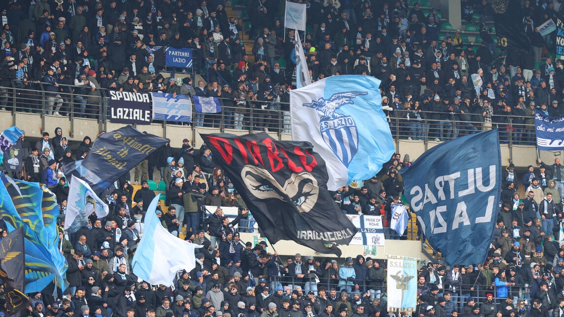 Lazio, invasione biancoceleste al Bentegodi: quanti tifosi in tribuna!