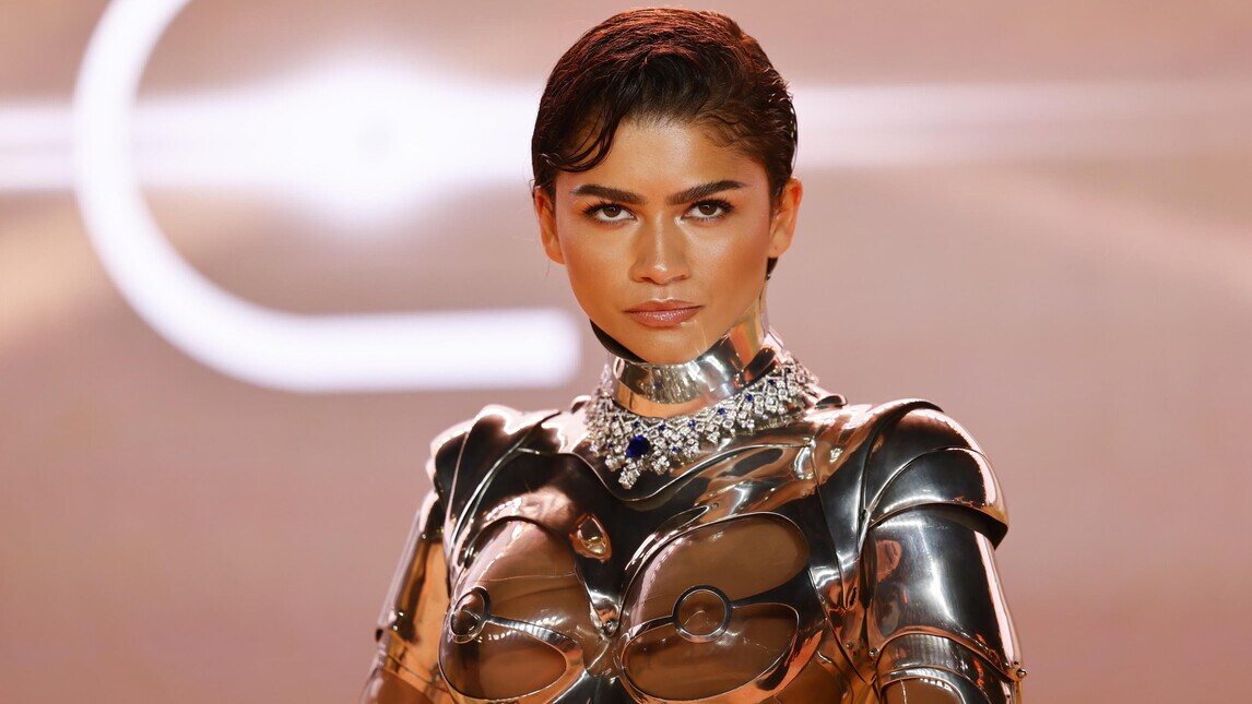 Zendaya e l'abito da robot indossato sul red carpet di Dune 2