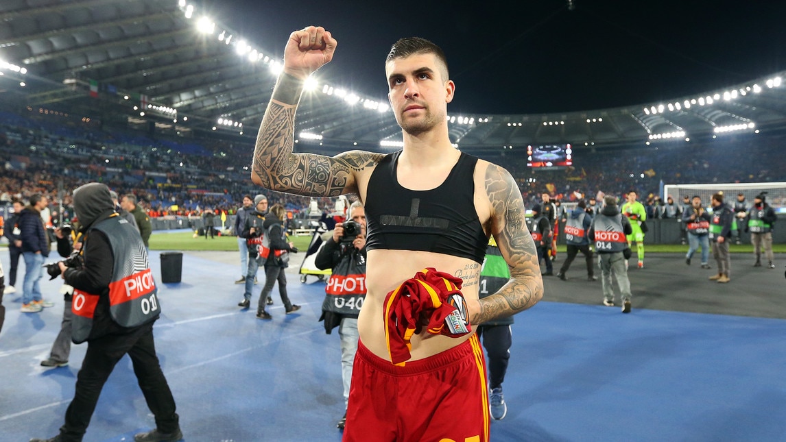 La Roma fa festa sotto la curva dopo il poker rifilato al Brighton 