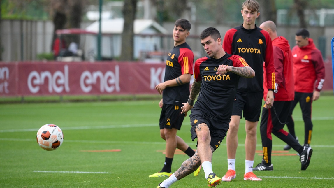 Roma, l'ultimo allenamento a Trigoria prima del Milan: c'è Mancini
