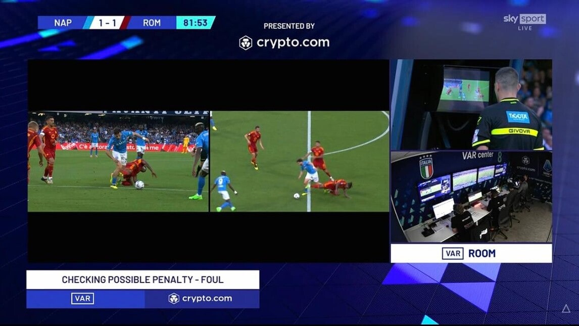 Rigore per il Napoli contro la Roma: il contatto Renato Sanches-Kvaratskhelia