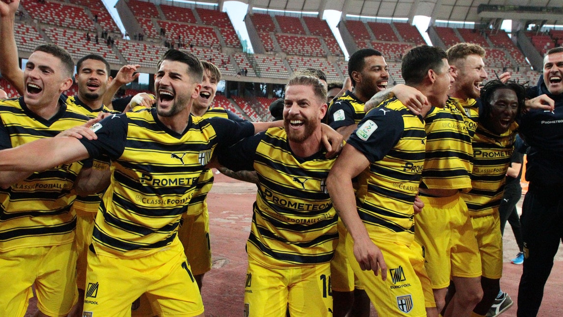 Il Parma è in Serie A: festa scatenata a Bari