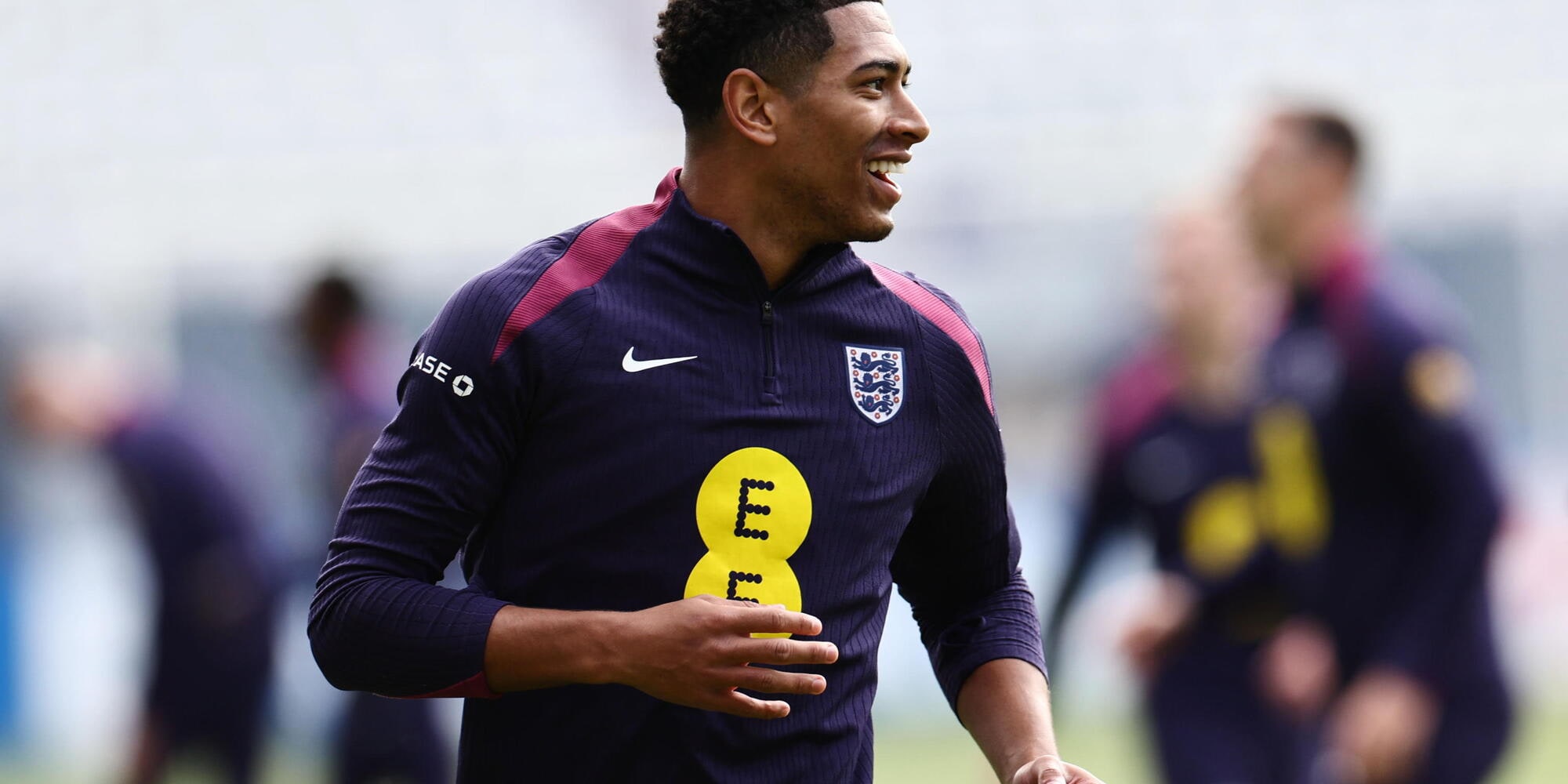 Euro 2024: Bellingham superstar, come CR7 è modello di intimo