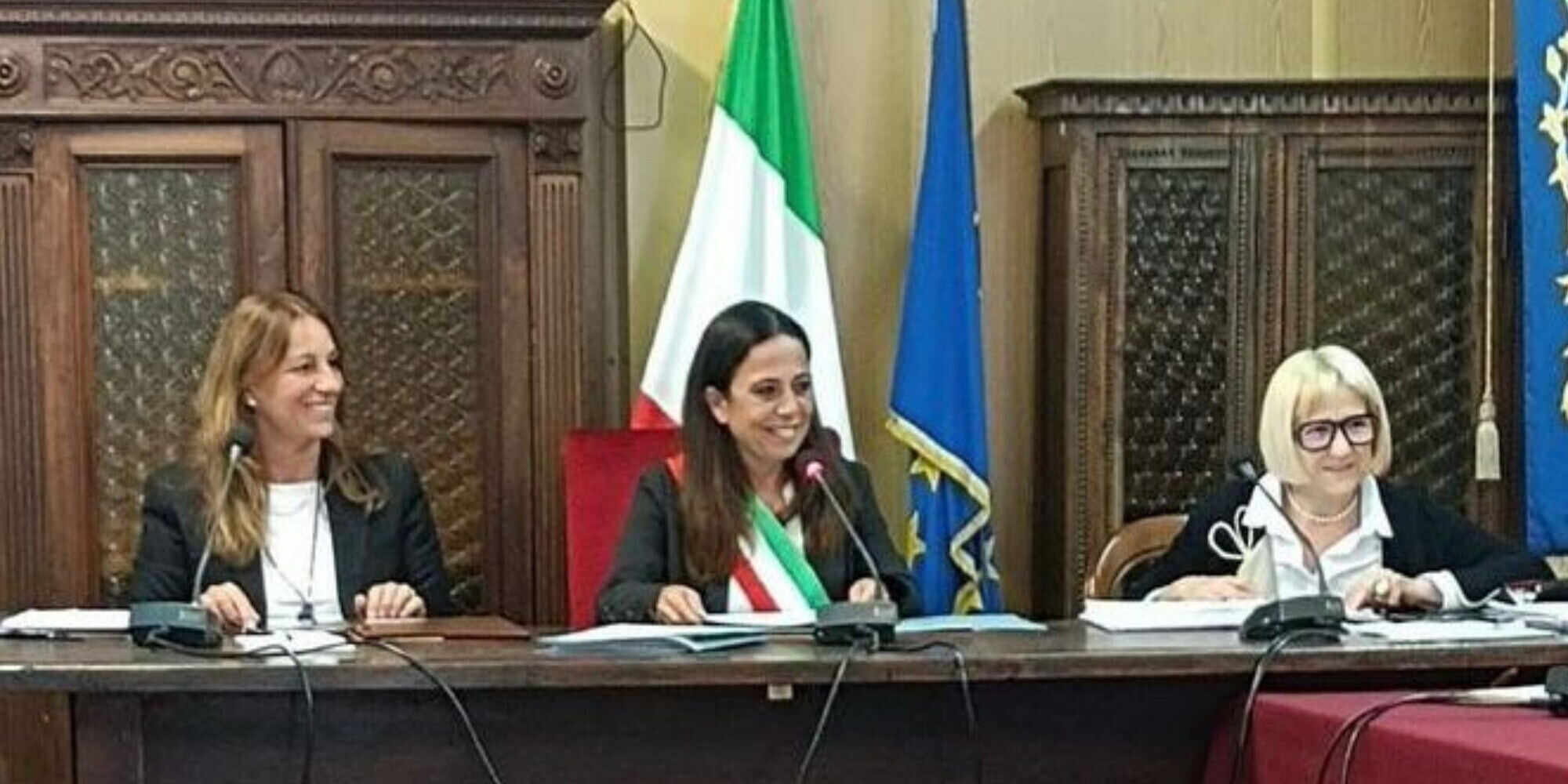 Rosella Sensi Sindaco Di Visso La Prima Foto Con La Fascia Tricolore