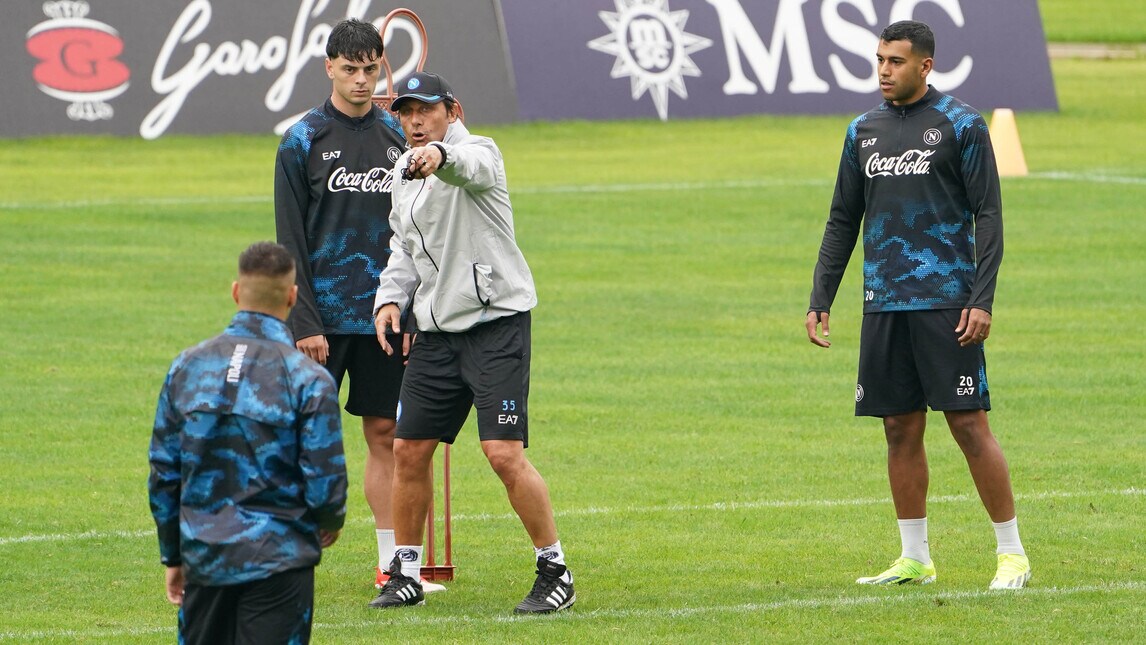 Napoli, il duro allenamento di Conte che piace ai tifosi