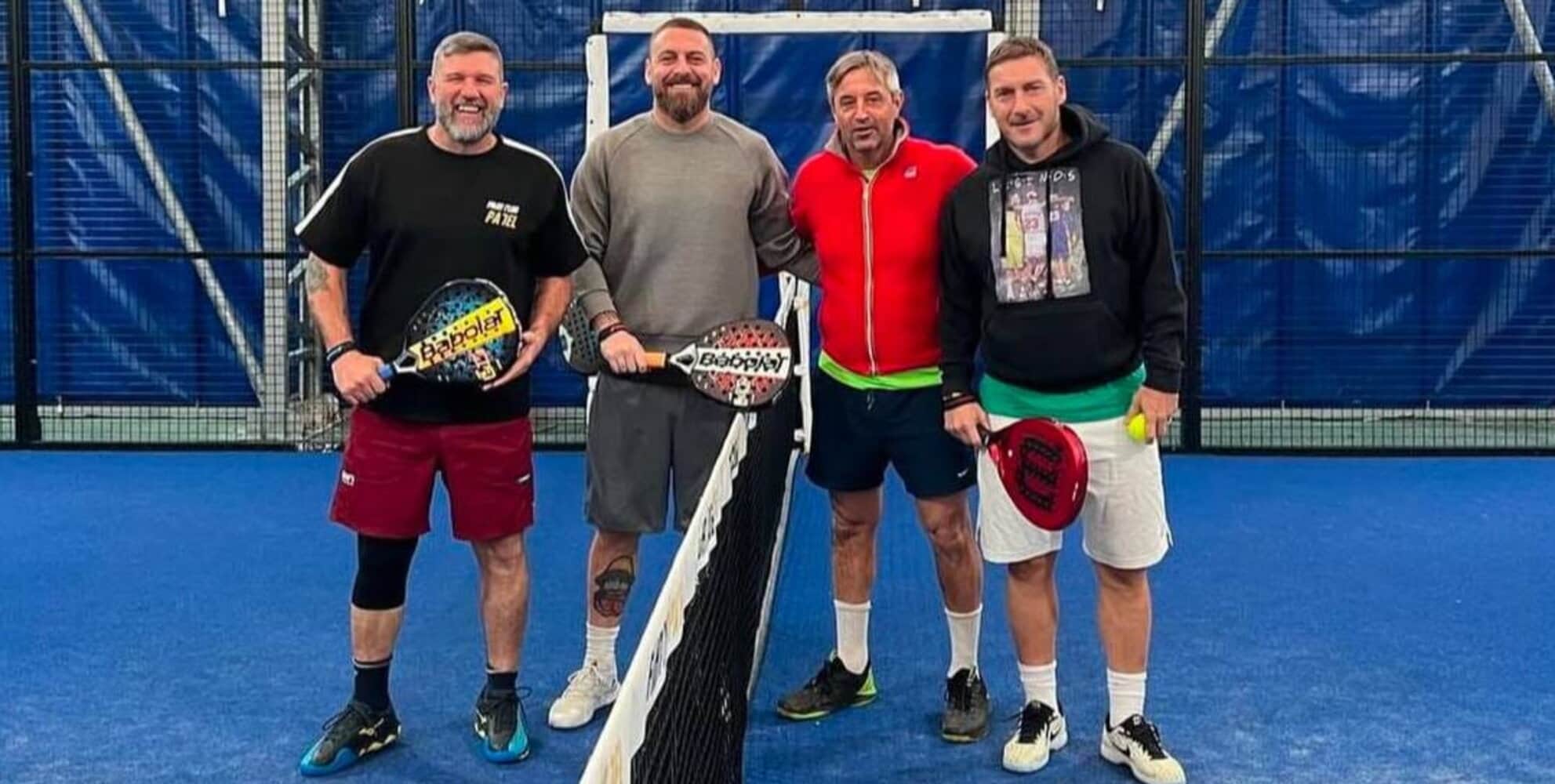 Totti e De Rossi di nuovo insieme sul campo da padel, c'è anche Candela
