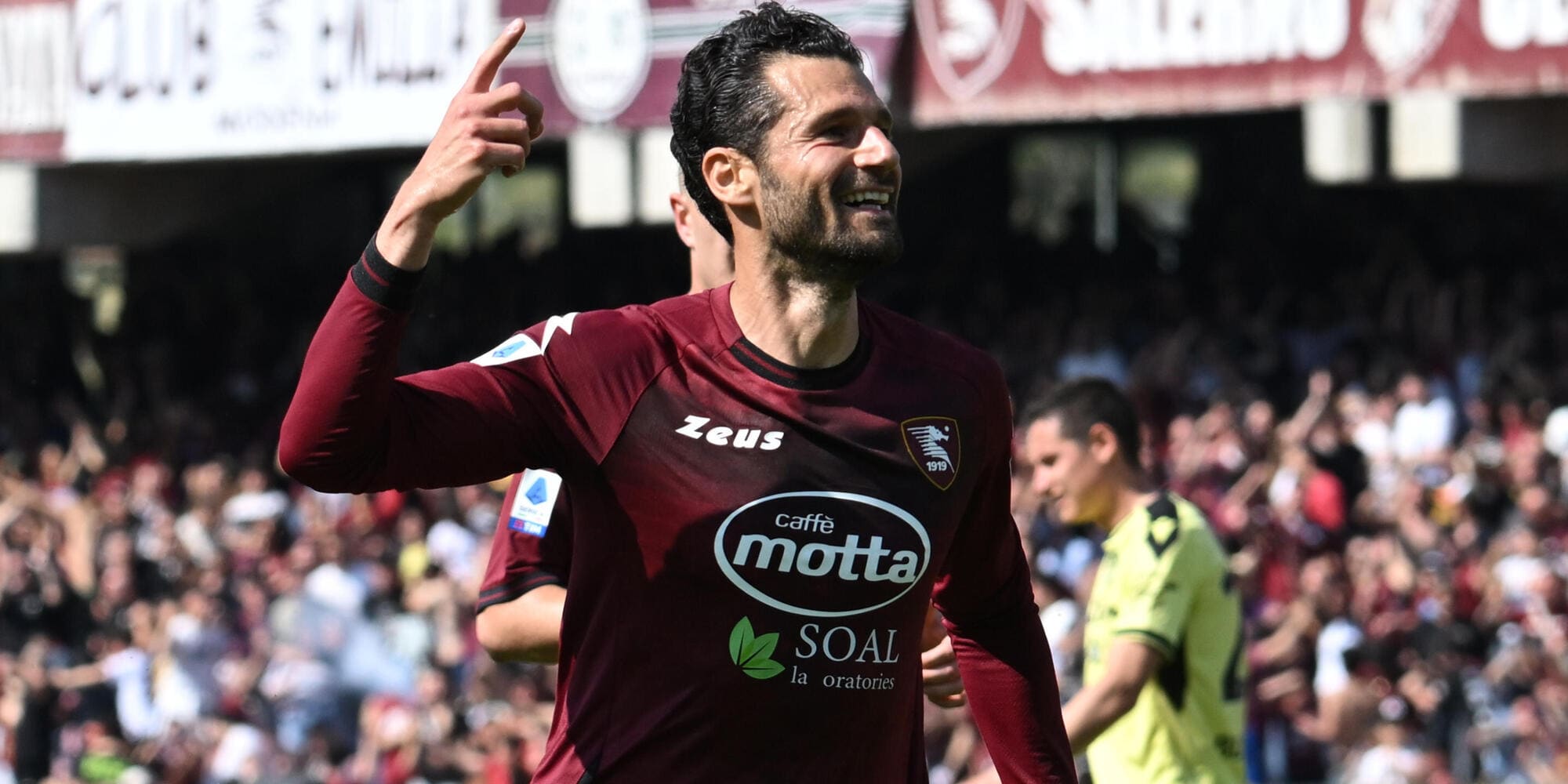 
            
            Candreva annuncia ritiro 'caro calcio,è il momento di salutarti'
          