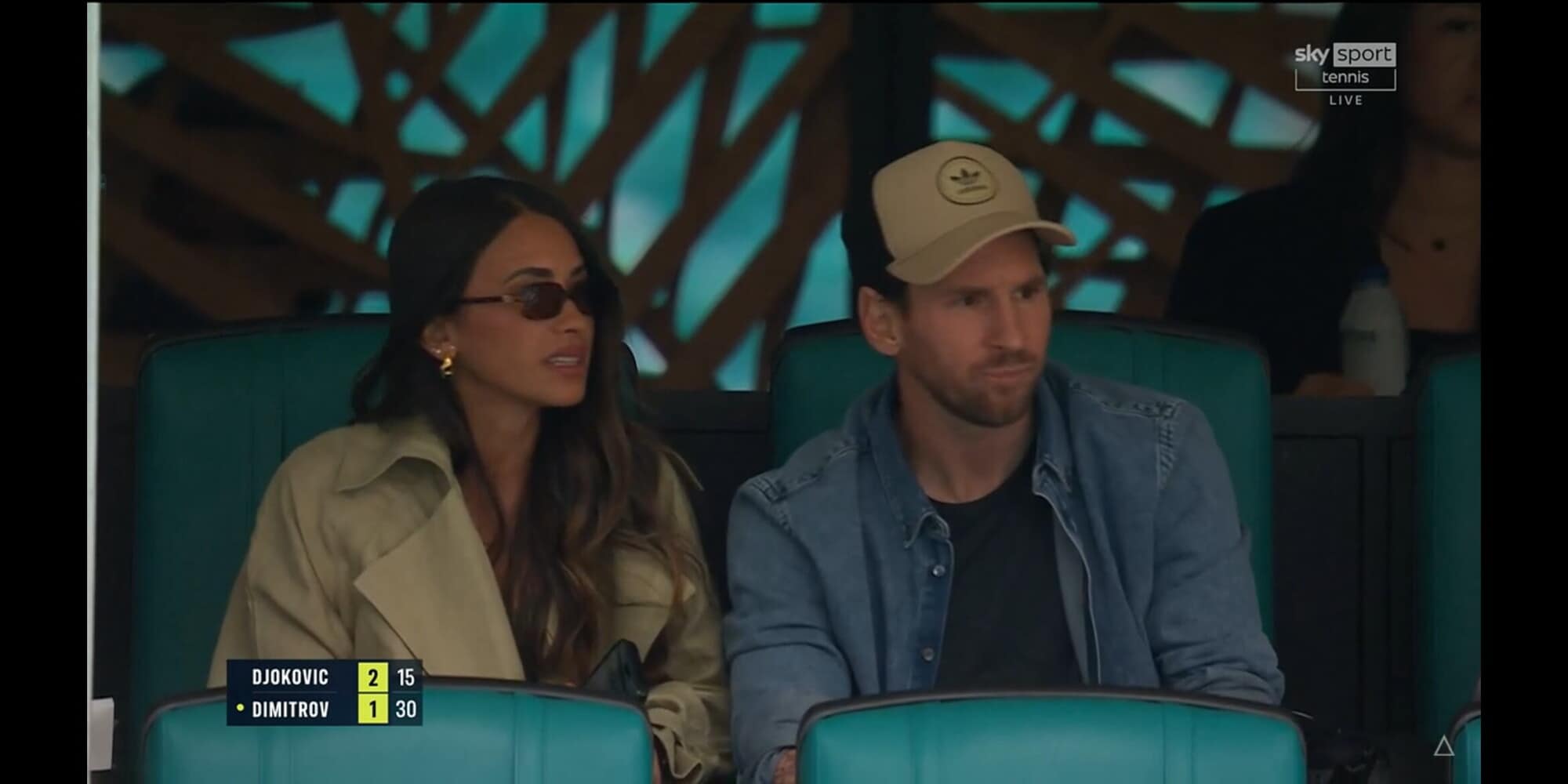Lionel Messi e Antonella Roccuzzo sugli spalti dei Miami Open per vedere Djokovic-Dimitrov