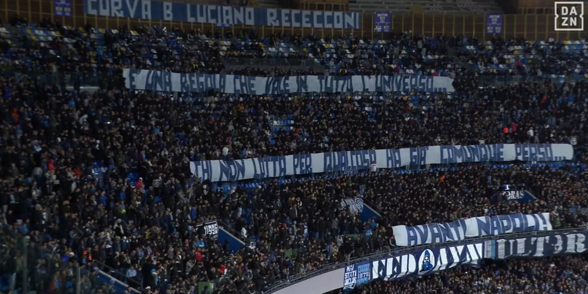 Napoli-Empoli, striscioni con la stessa frase nelle due curve del Maradona: è la citazione di una canzone