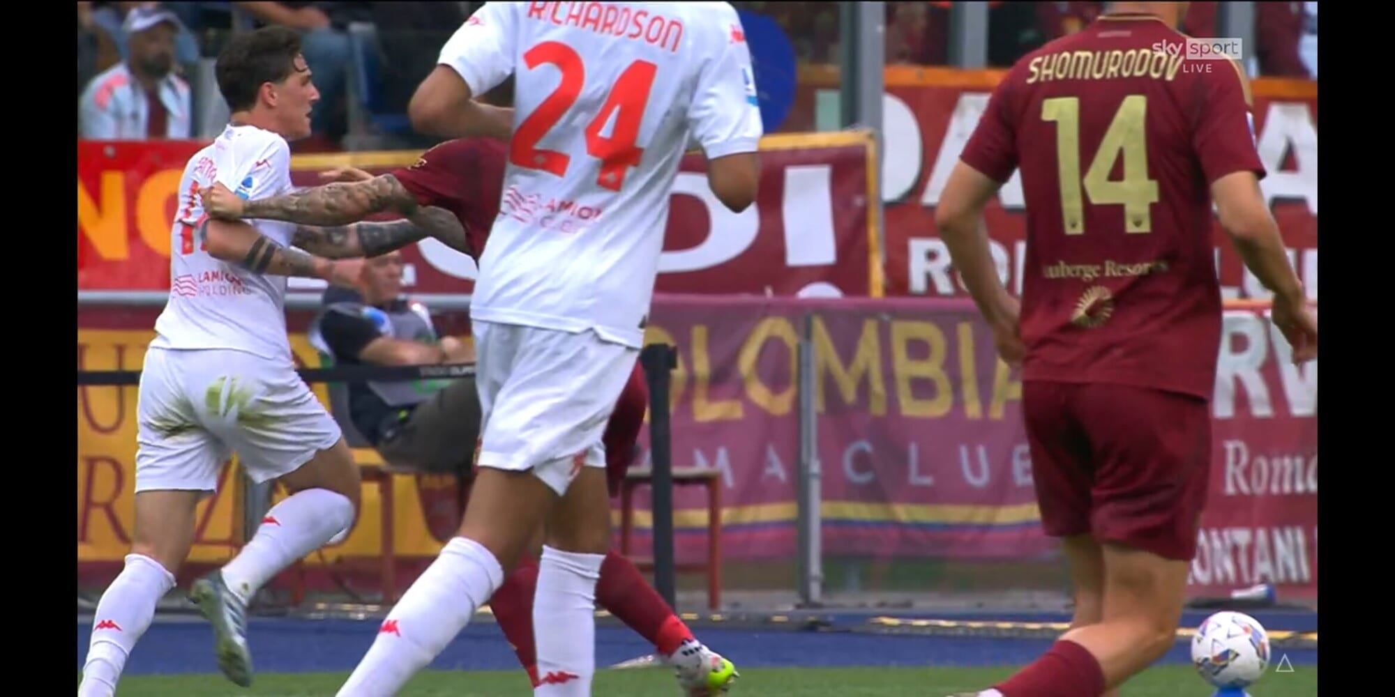 Mancini contro Zaniolo, scintille in campo durante Roma-Fiorentina