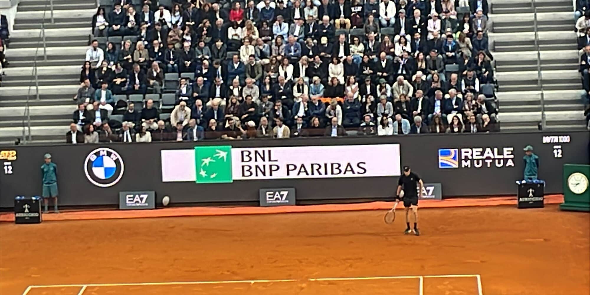 Sinner asfalta Ruud nel primo set, la frase urlata da un tifoso a Jannik fa ridere tutto lo stadio