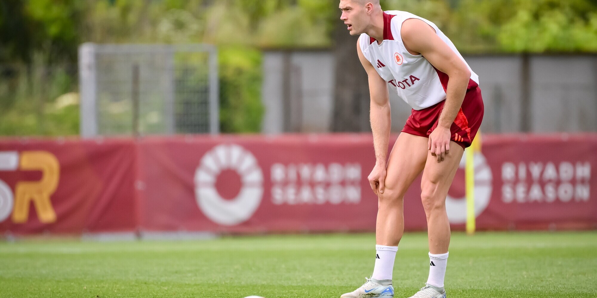 Roma, Dovbik out. Il Madrid prende Huijsen